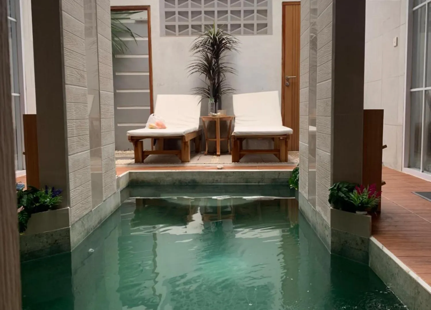 Tb Villa Pesanggaran 0*,  Indonesia